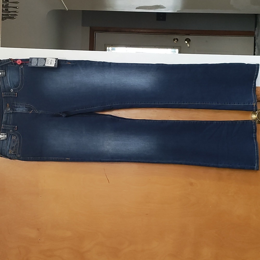 Jeans - Picture 2 of 5